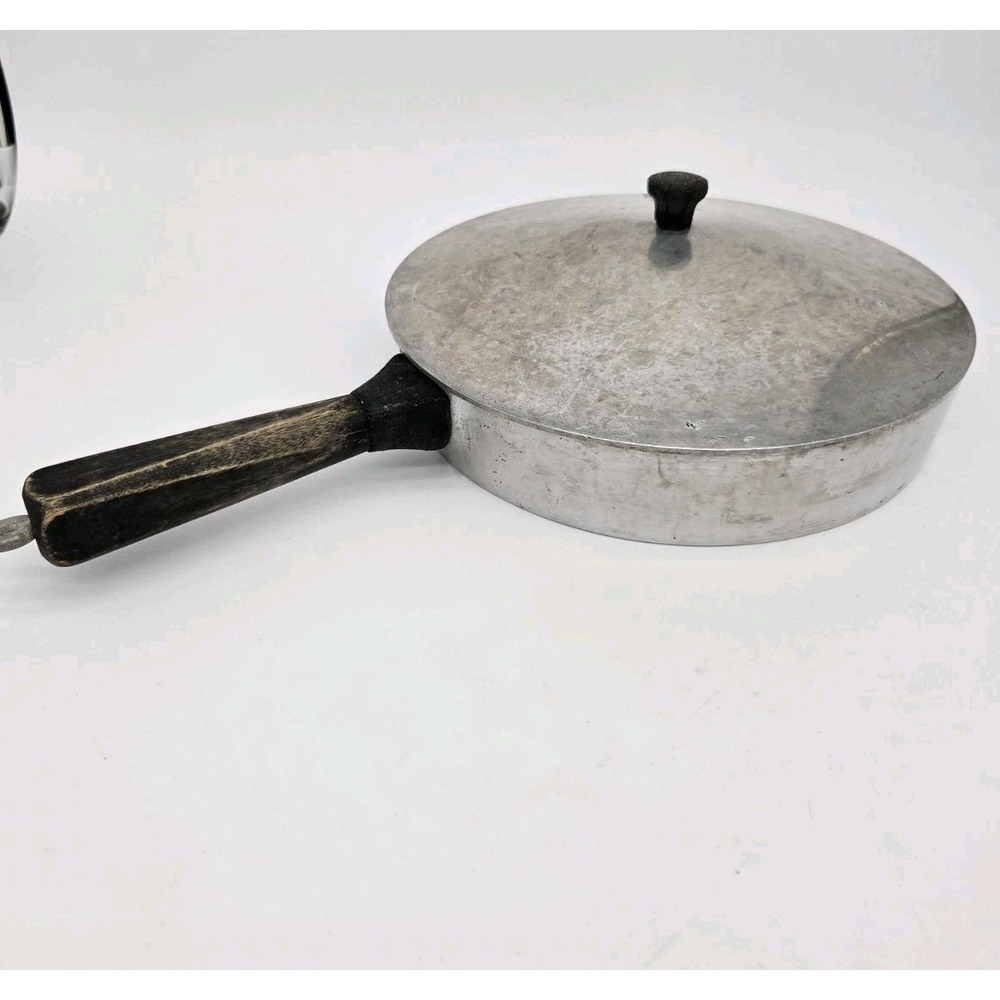 Vintage Cookware 10" Frying Pan Aluminum Lid Wooden Handle‎ Rustic "S"